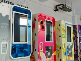 Богатые функции и надежное качество автомата для мороженого улучшили пользовательский опыт.